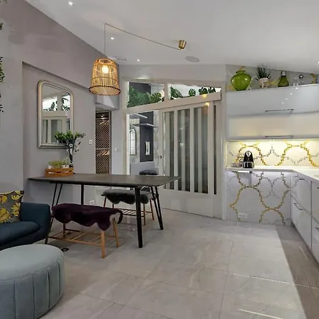 2 Bedroom 'marley' Apartamento Makarska